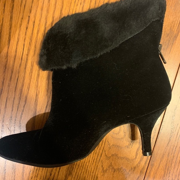 Vintage Cobbies Ankle Booties with Faux Fur - Picture 2 of 8